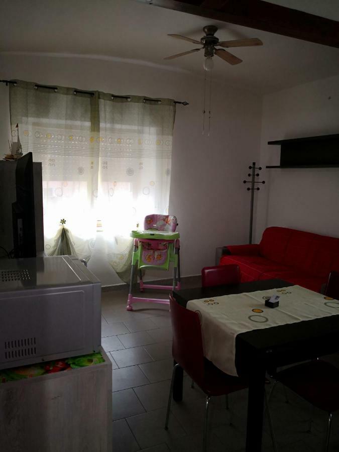 Apartamento A Casa Di Rossano E Rossella Carbonia Exterior foto